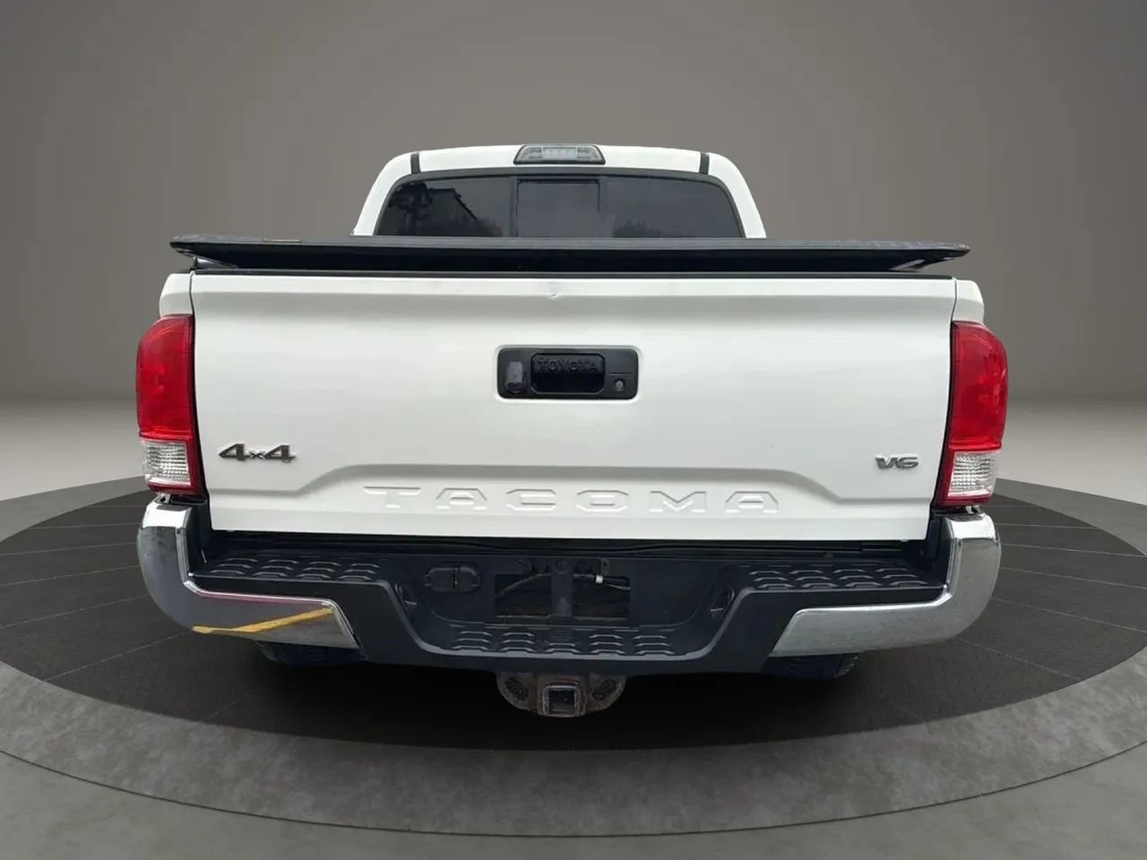 Used 2017 Toyota Tacoma SR5 image 7