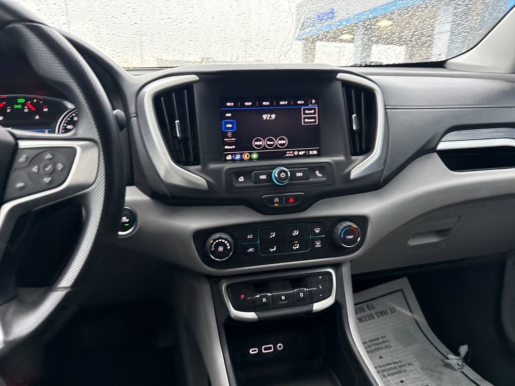 Used 2024 GMC Terrain SLE image 18