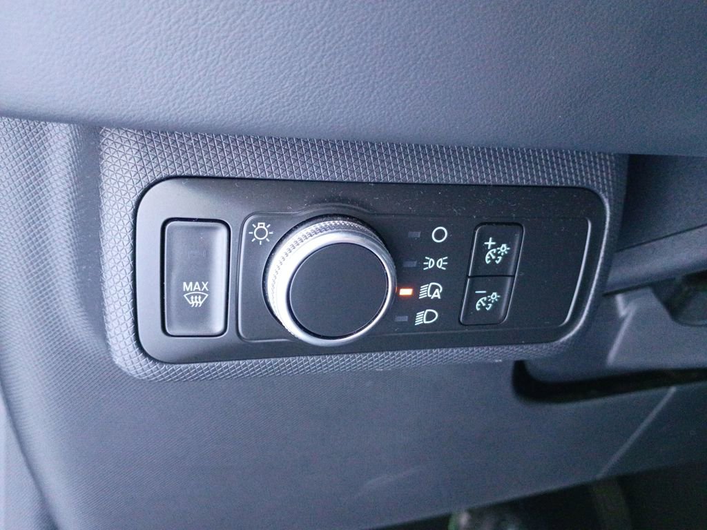 Used 2021 Ford Mustang Mach-E Premium image 32