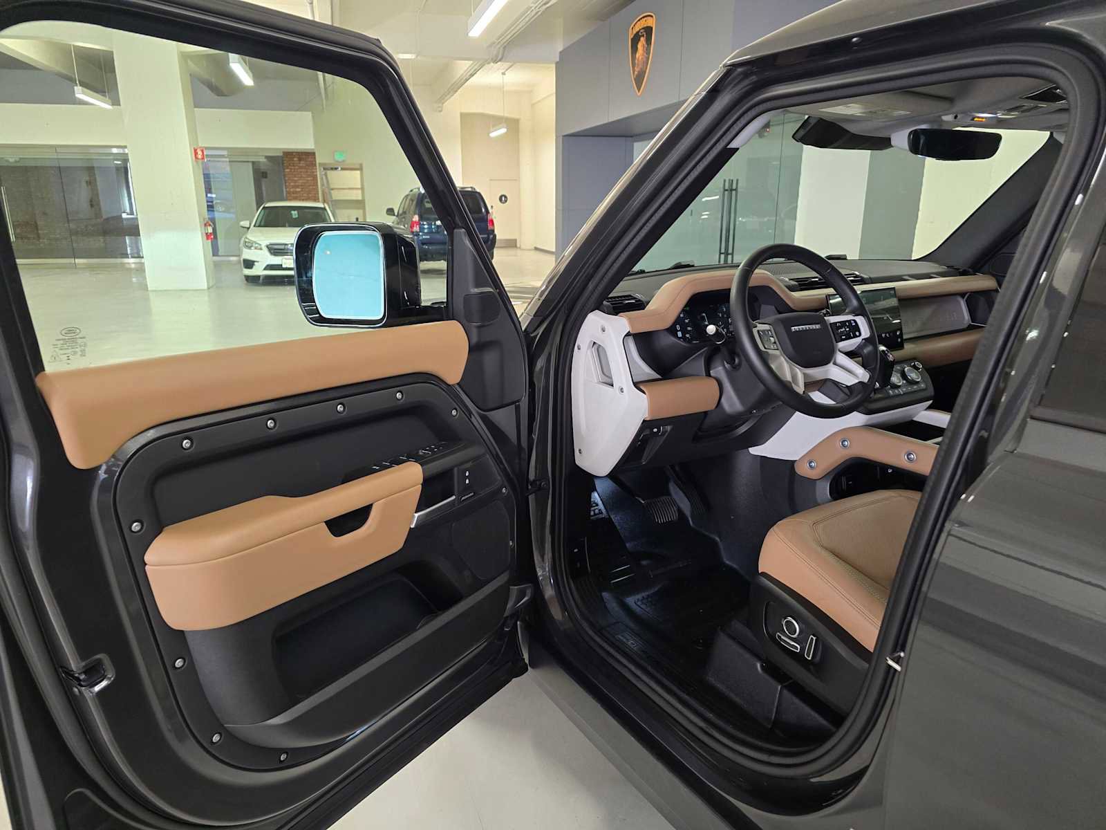 Used 2025 Land Rover Defender 130 S image 22