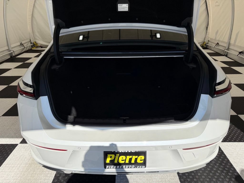 Used 2024 BMW i7 xDrive60 AWD/4WD image 4