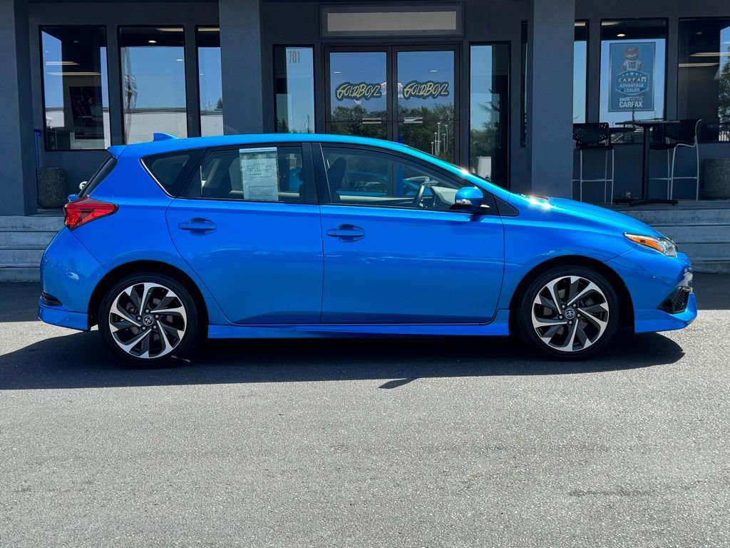 Used 2018 Toyota Corolla iM image 2