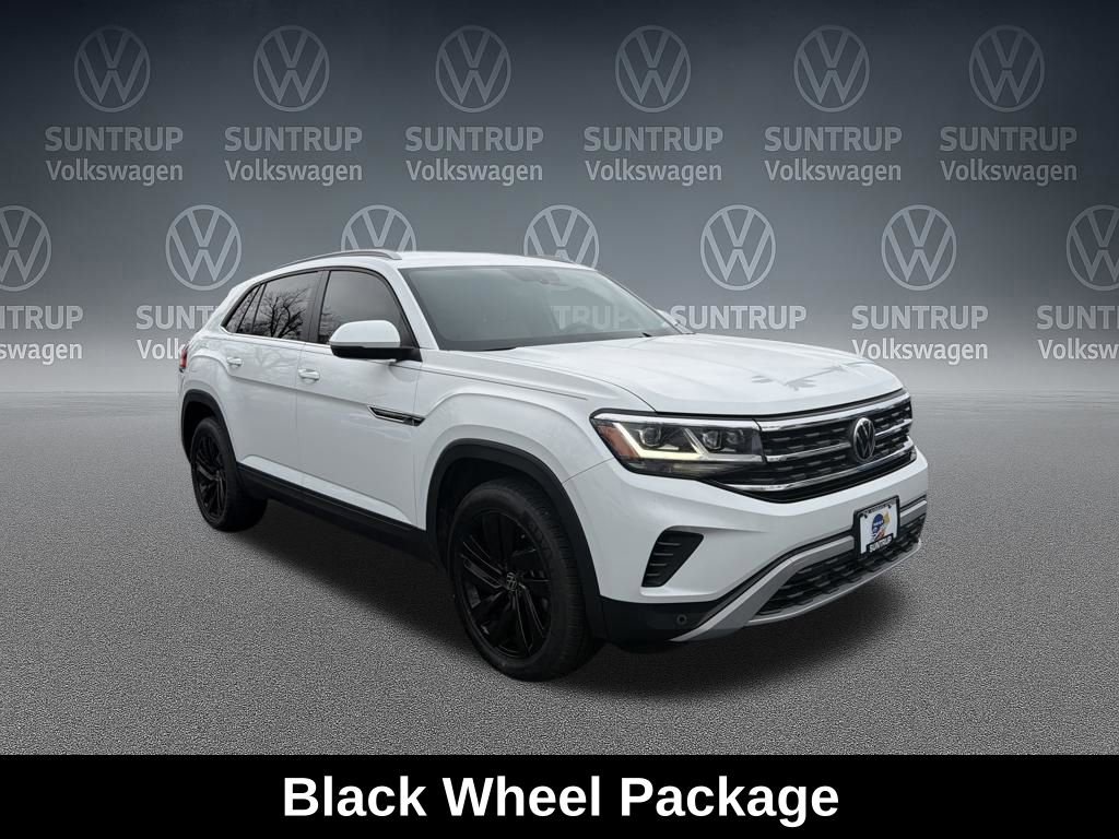 Used 2022 Volkswagen Atlas Cross Sport SE w/ Black Wheel Package image 9