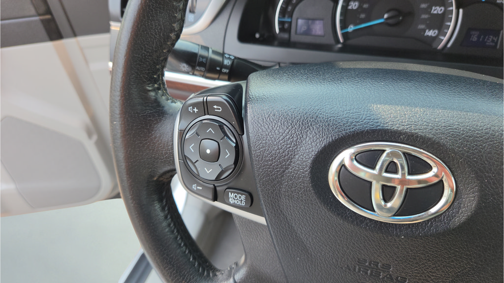 Used 2013 Toyota Camry XLE w/ Leather Pkg FWD image 65