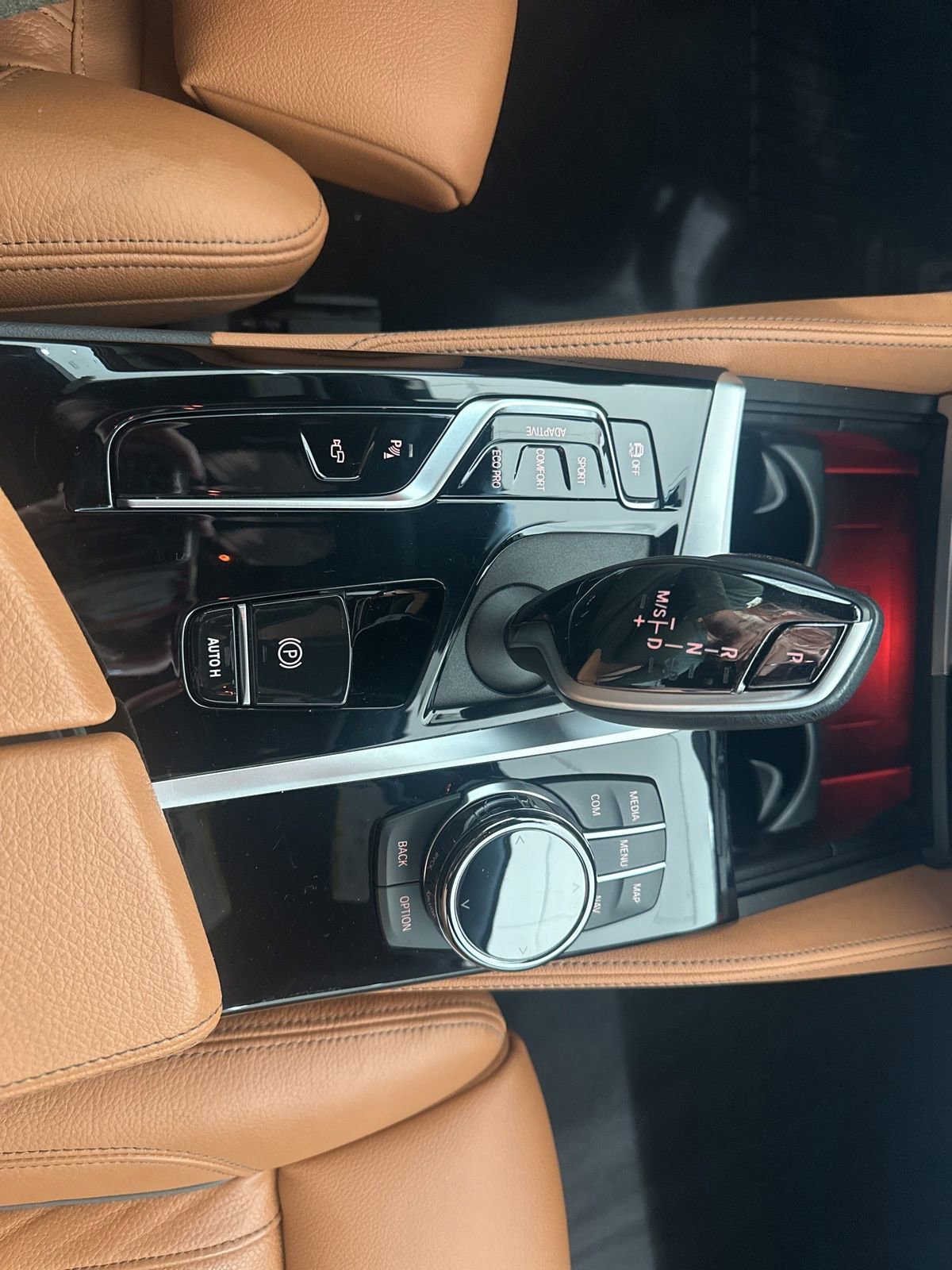 Used 2023 BMW M550i xDrive w/ Dynamic Handling Package image 24