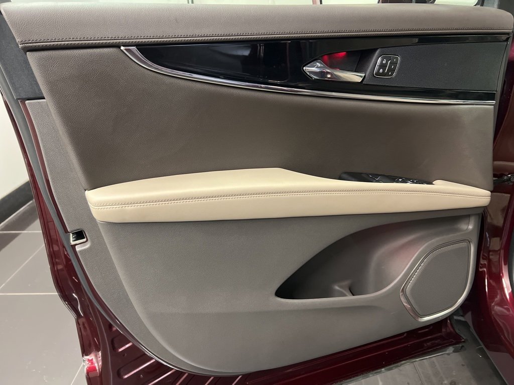 Certified 2023 Lincoln Nautilus Reserve image 25