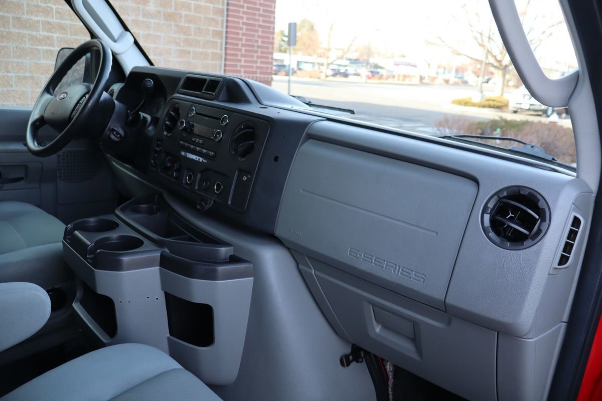 Used 2009 Ford E-350 and Econoline 350 XLT image 17