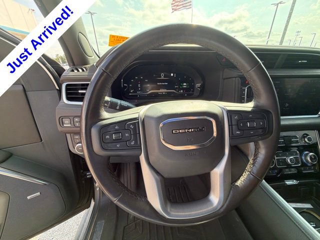 Used 2022 GMC Yukon XL Denali AWD/4WD image 29