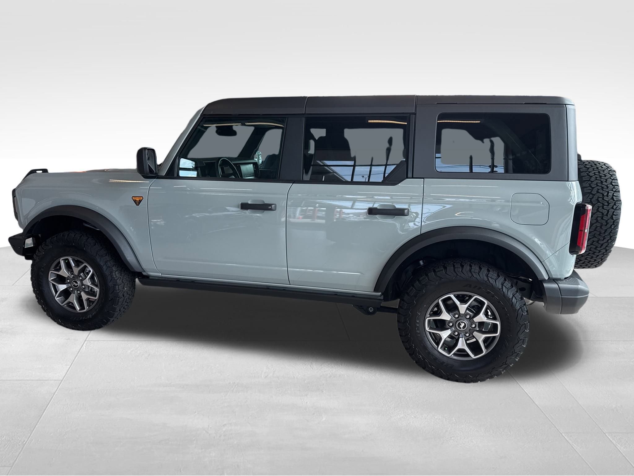 Used 2024 Ford Bronco Badlands image 5