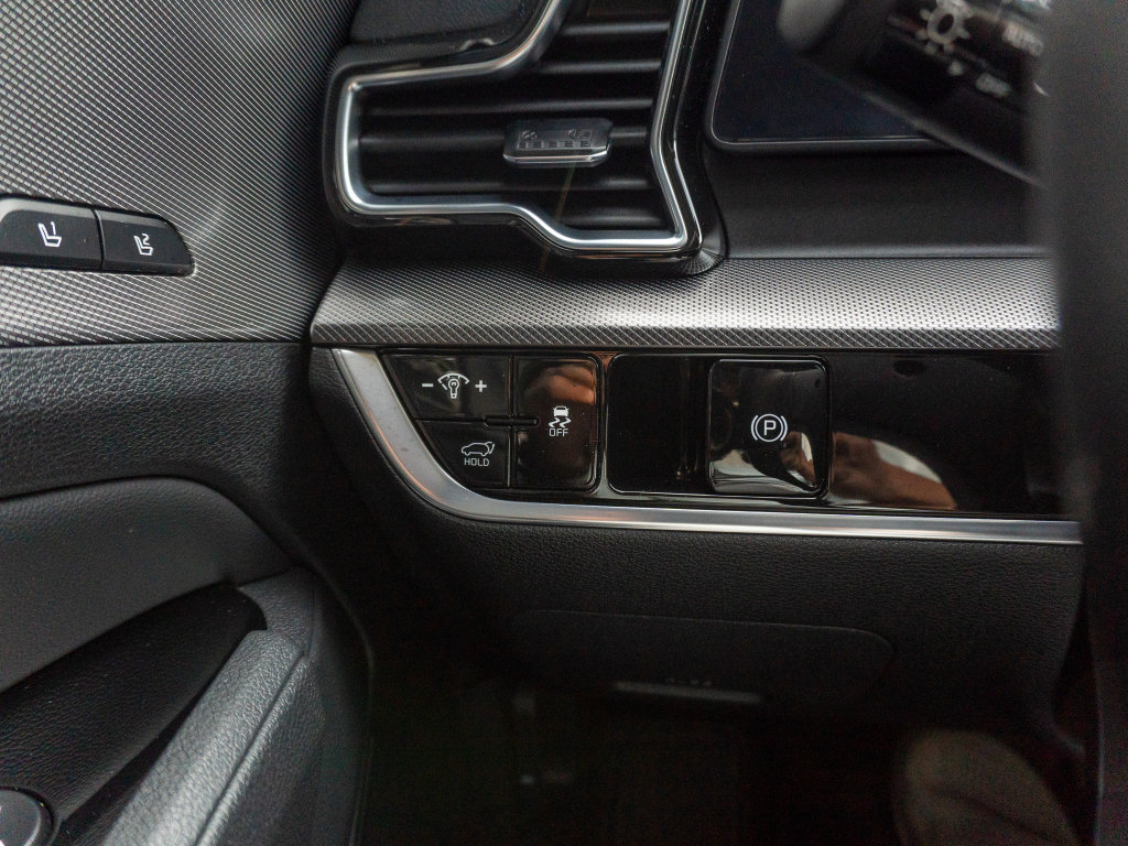 Used 2024 Kia Sportage SX FWD image 28