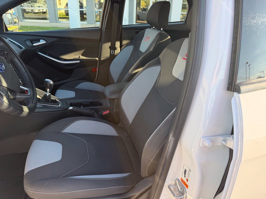 Certified 2018 Ford Focus ST FWD image 10