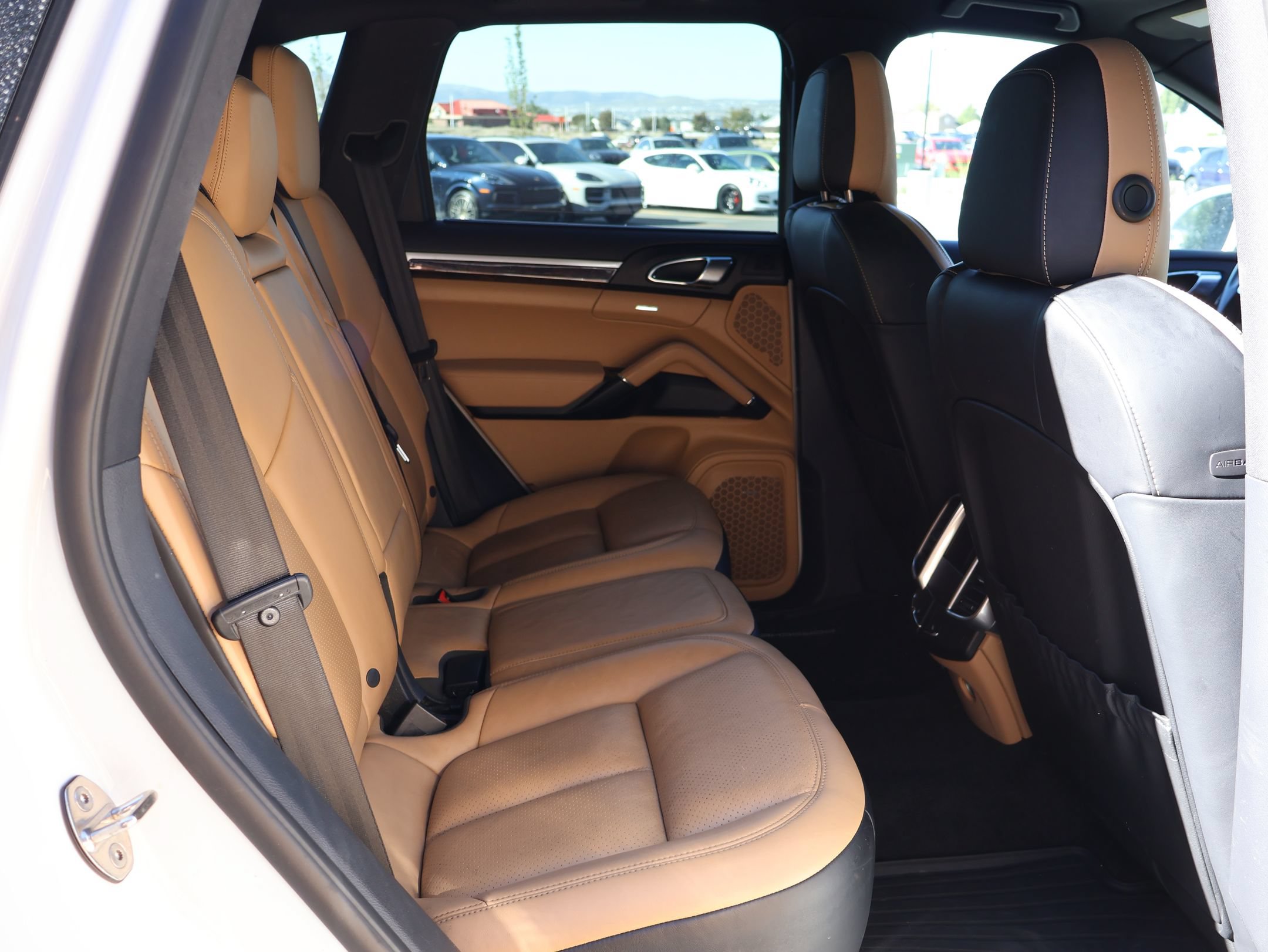 Used 2016 Porsche Cayenne S AWD/4WD image 32