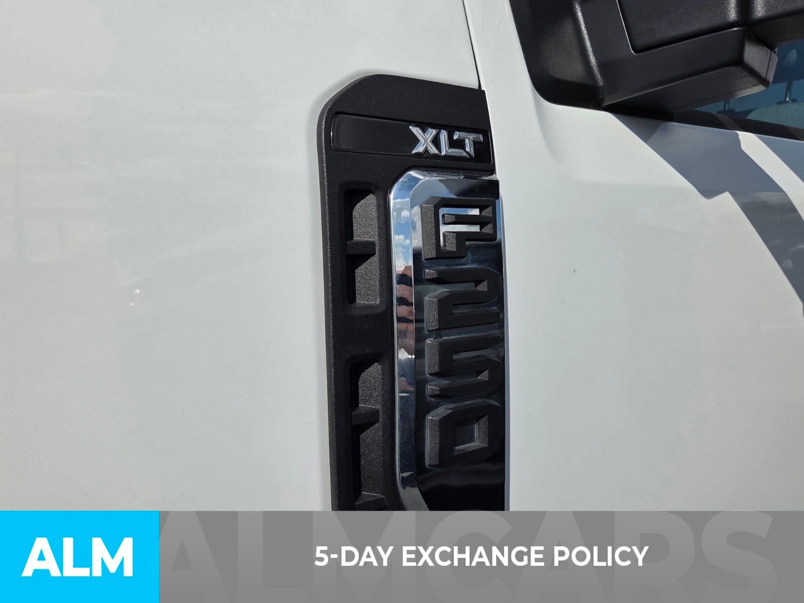 Used 2025 Ford F250 XLT image 3