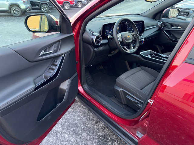 Certified 2025 Chevrolet Equinox LT w/ Safety and Technology Package image 13