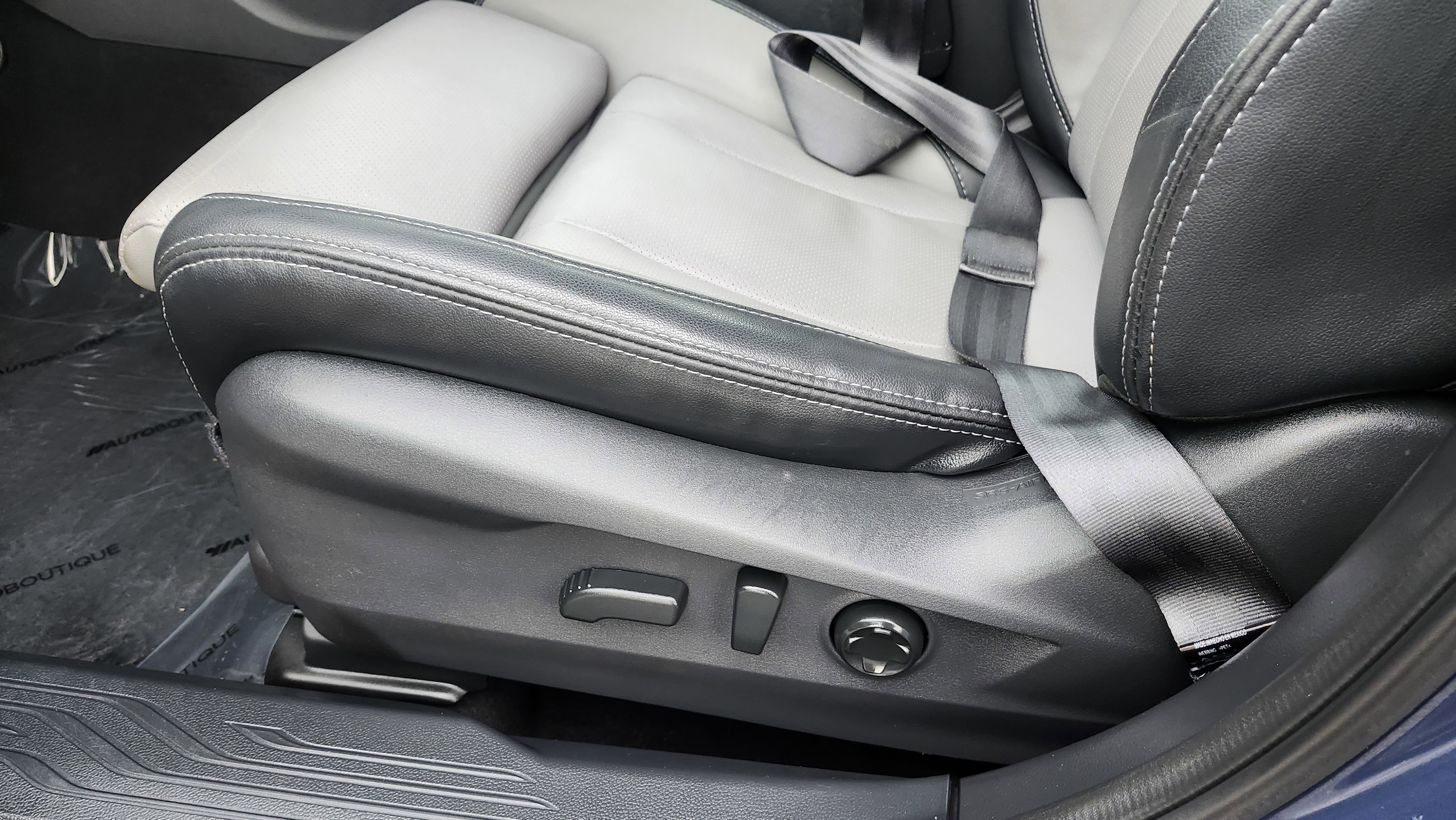 Used 2025 Subaru Outback Limited XT image 25