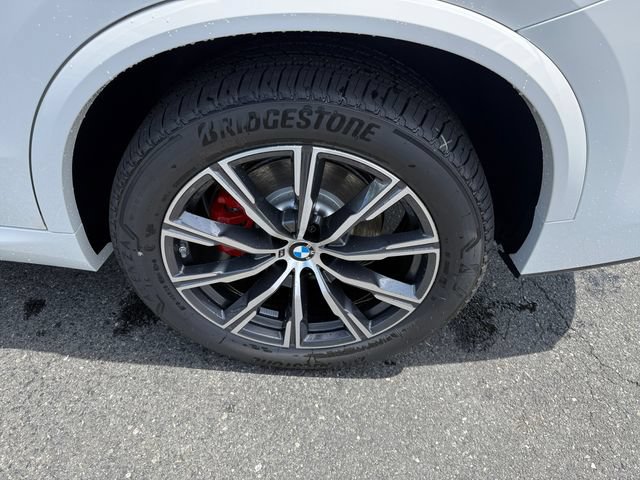 New 2026 BMW X5 xDrive40i w/ M Sport Package AWD/4WD image 18