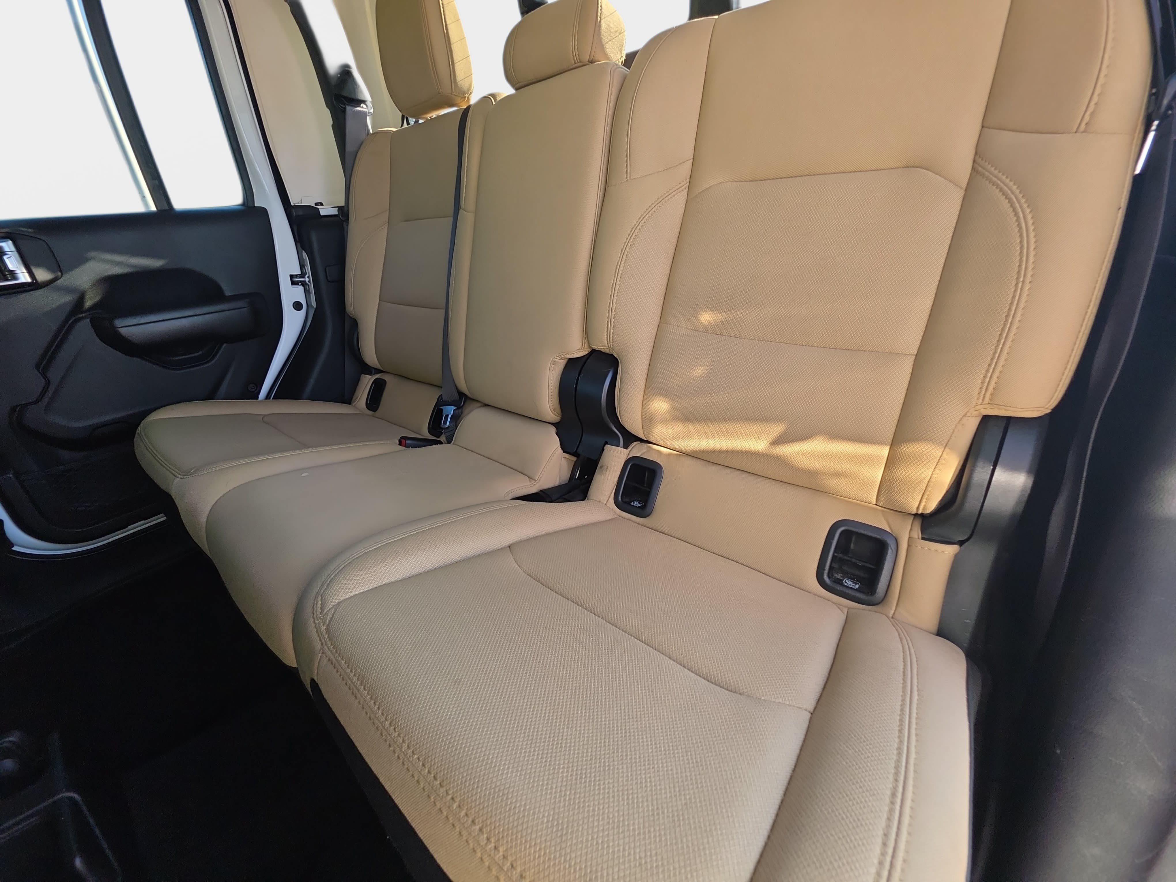 Used 2020 Jeep Gladiator Sport w/ Quick Order Package 24S AWD/4WD image 12