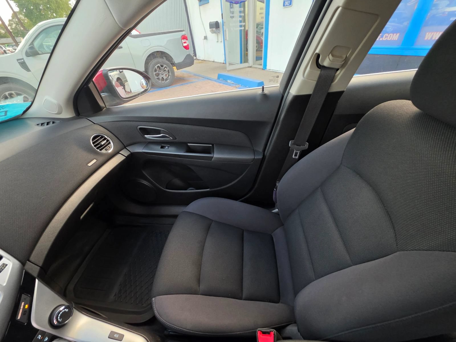 Used 2014 Chevrolet Cruze LT FWD image 17