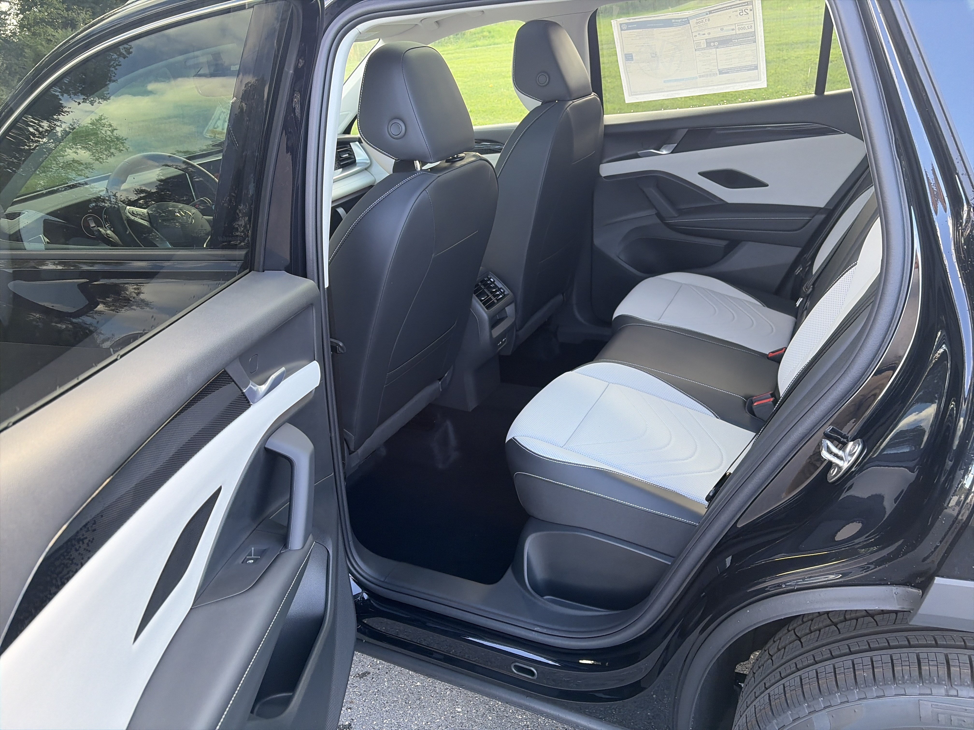 New 2026 Volkswagen Tiguan SE AWD/4WD image 15