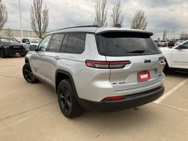 Certified 2023 Jeep Grand Cherokee L Limited w/ Black Appearance Package AWD/4WD image 6