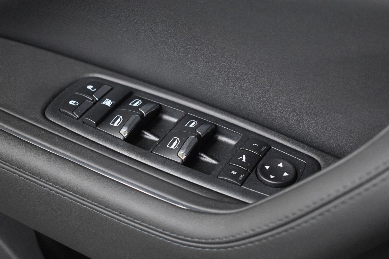 Certified 2023 Maserati Levante GT AWD/4WD image 41