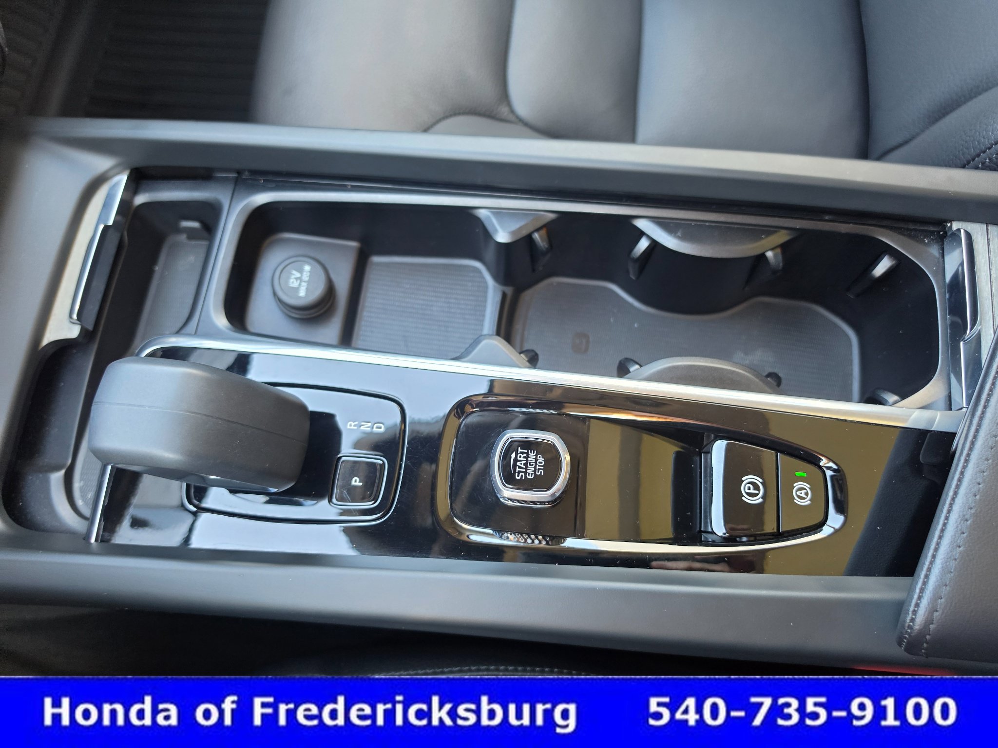 Used 2025 Volvo XC60 T8 Plus w/ Protection Package Premier AWD/4WD image 52