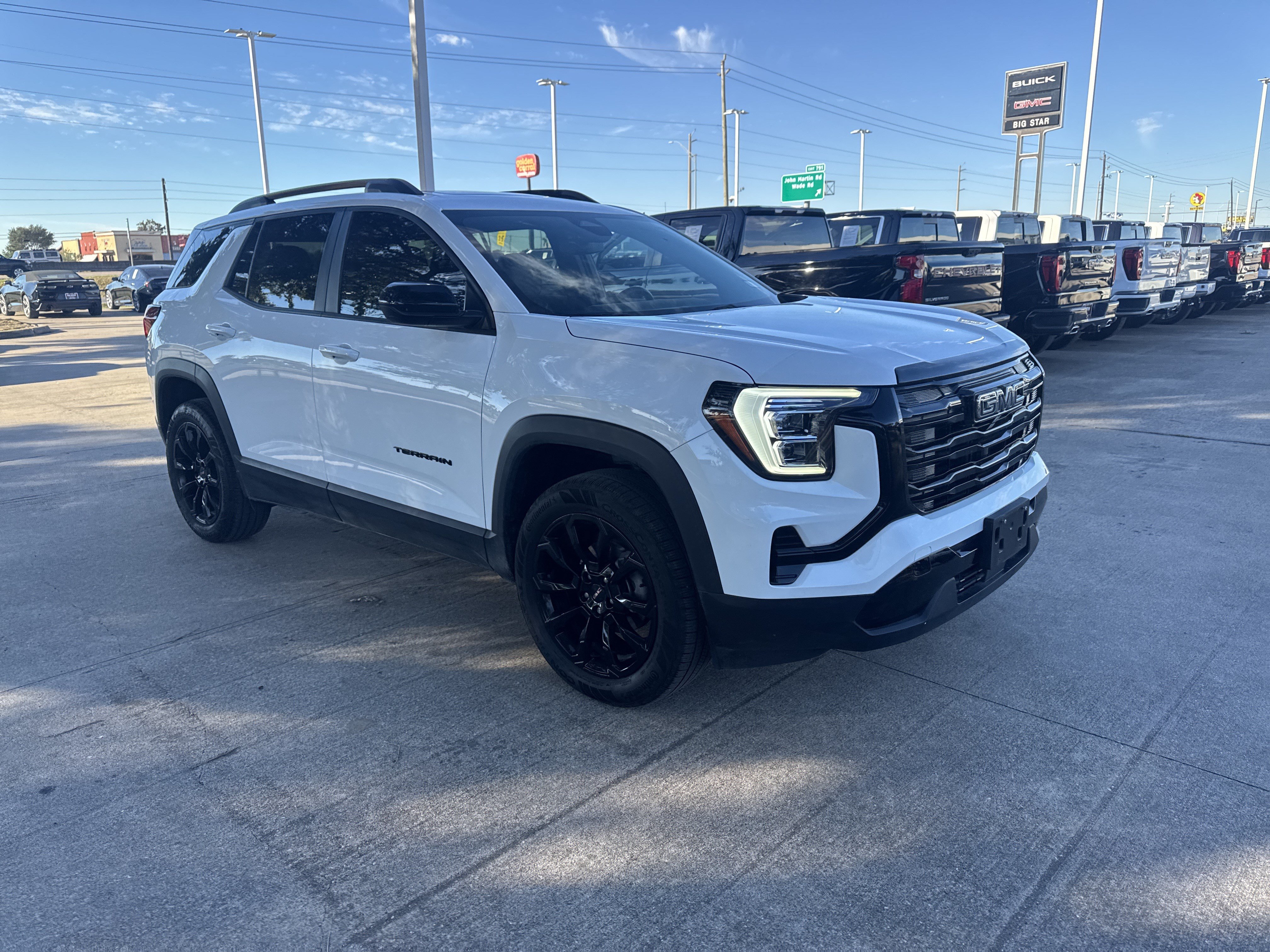 Used 2026 GMC Terrain Elevation w/ Elevation Premium Package FWD image 18