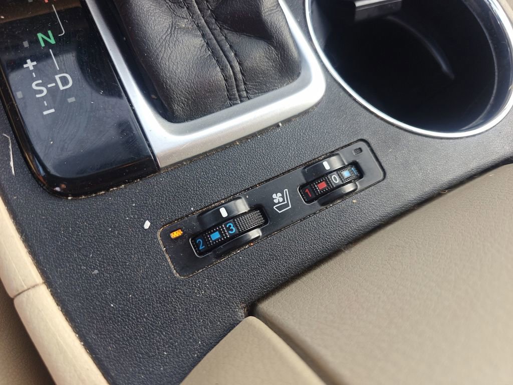 Used 2016 Toyota Highlander Limited image 11