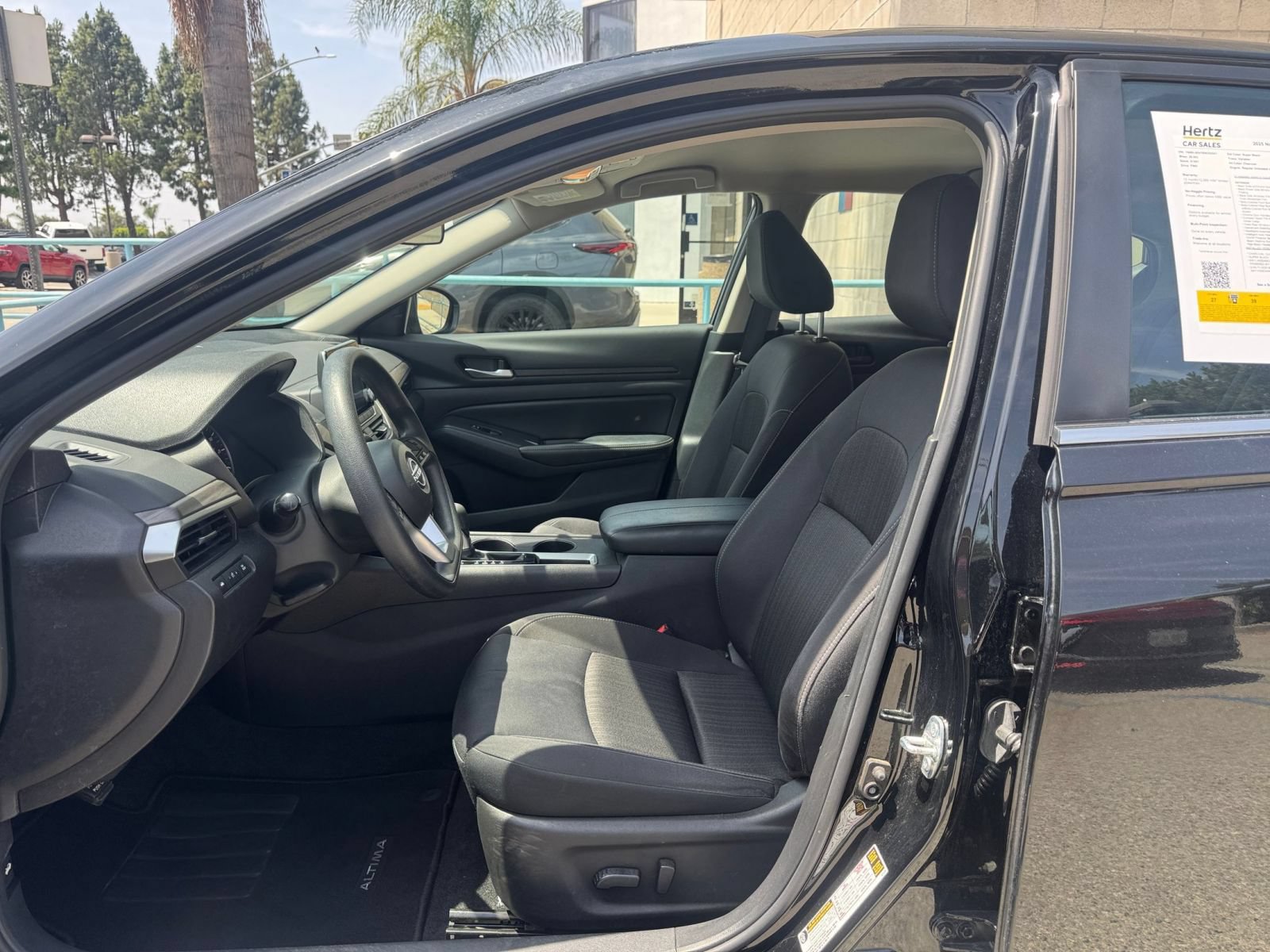 Used 2025 Nissan Altima 2.5 SV FWD image 27