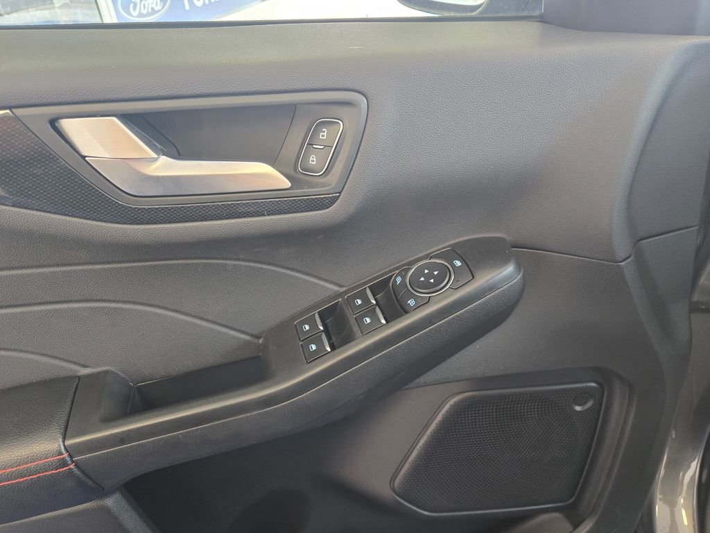Used 2023 Ford Escape ST-Line w/ Tech Pack #1 image 11