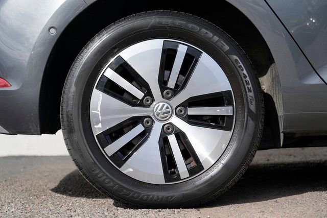 Used 2019 Volkswagen e-Golf SEL Premium image 11