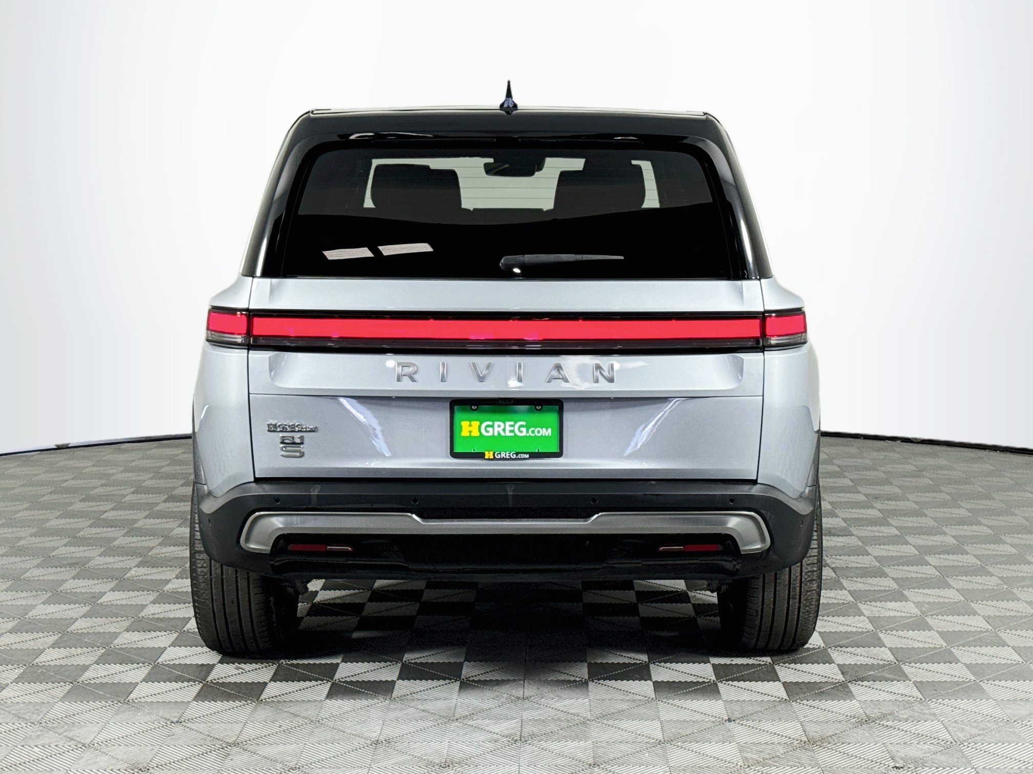 Used 2024 Rivian R1S Adventure AWD/4WD image 7