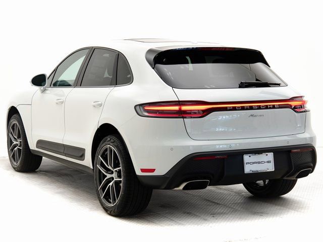 Certified 2025 Porsche Macan image 3