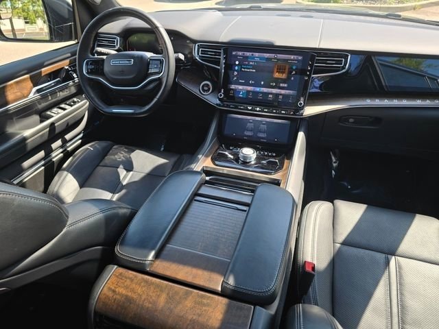 Used 2025 Jeep Grand Wagoneer 4WD image 43