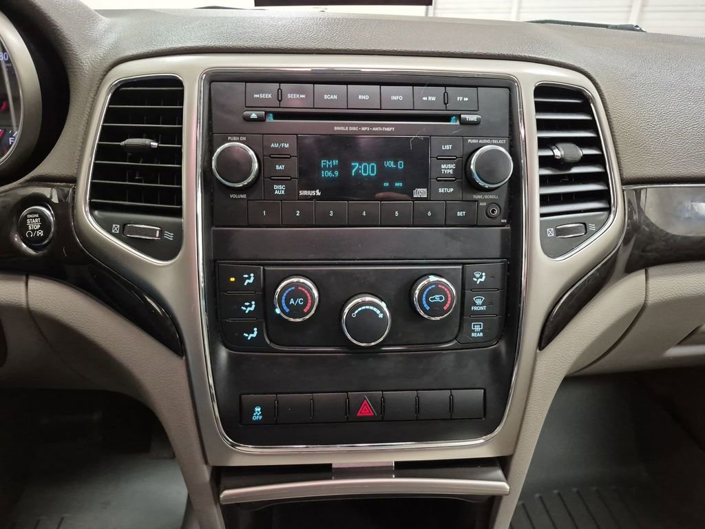 Used 2012 Jeep Grand Cherokee Laredo w/ Laredo E Group image 14