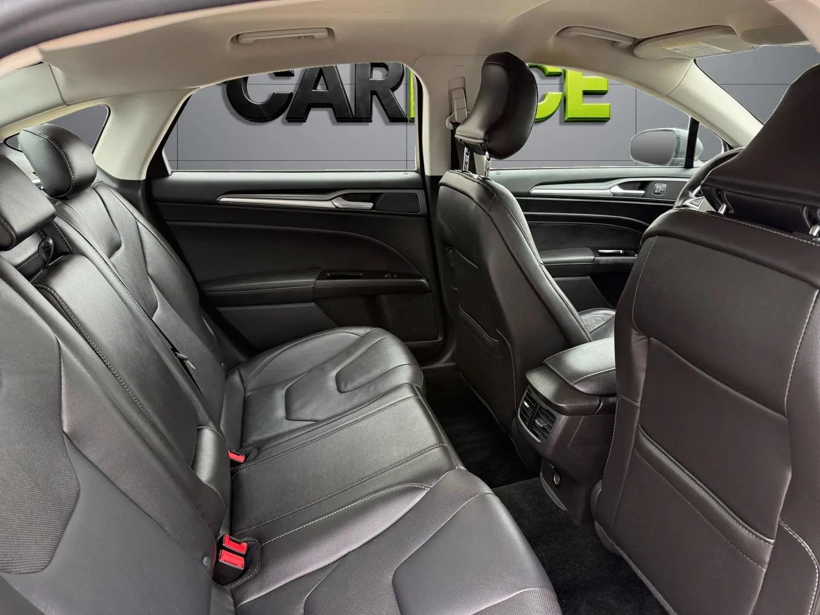 Used 2016 Ford Fusion Titanium AWD/4WD image 21