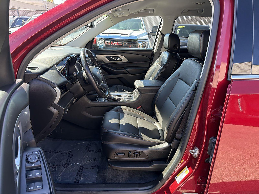 Used 2021 Chevrolet Traverse LT w/ LT Premium Package FWD image 18