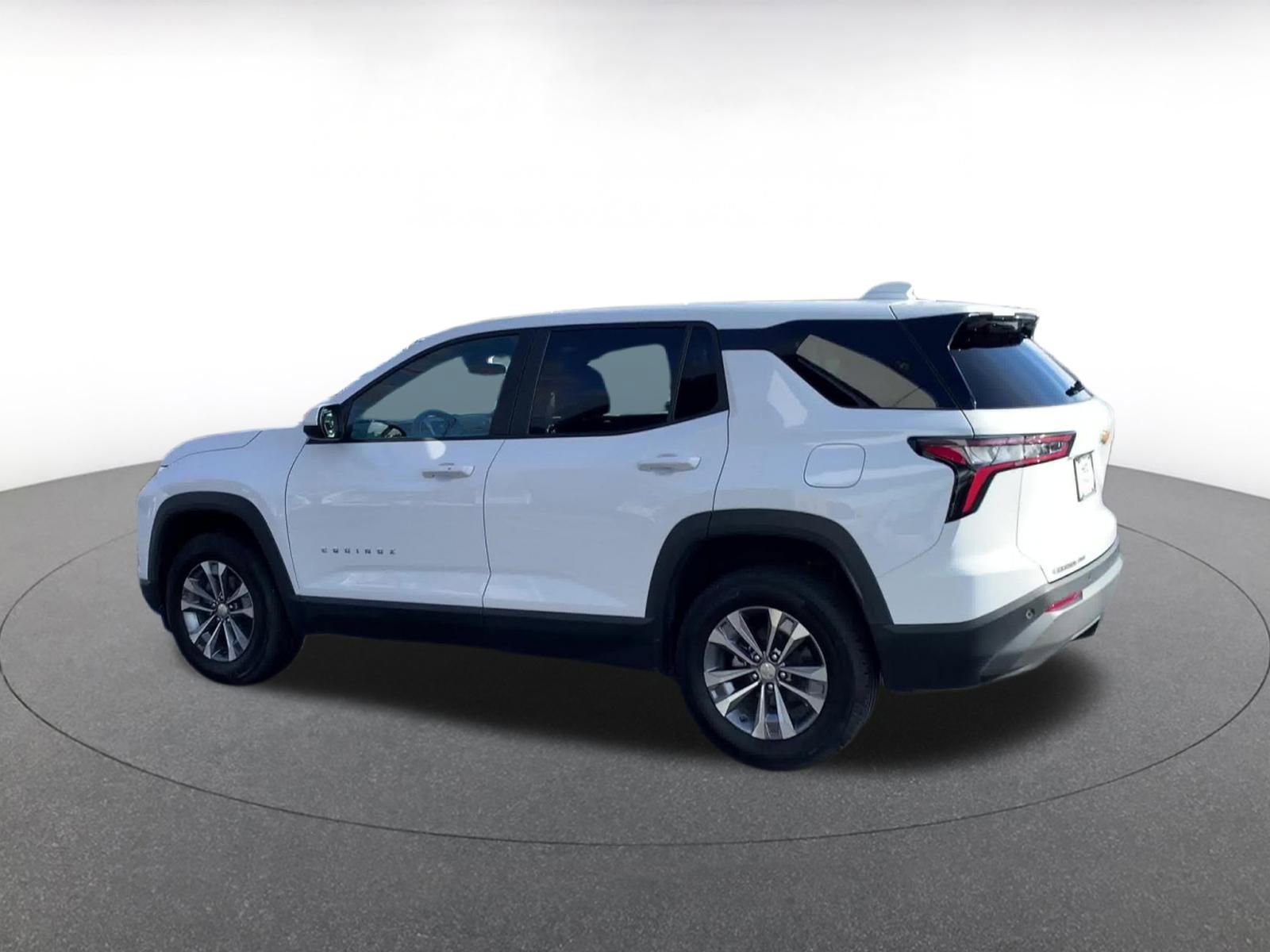 Used 2025 Chevrolet Equinox LT image 10