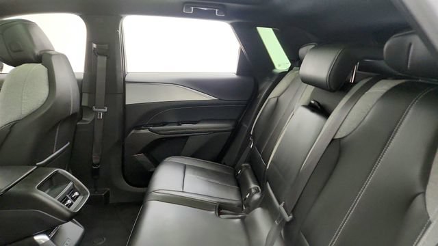 Used 2024 Cadillac Lyriq Tech RWD image 43