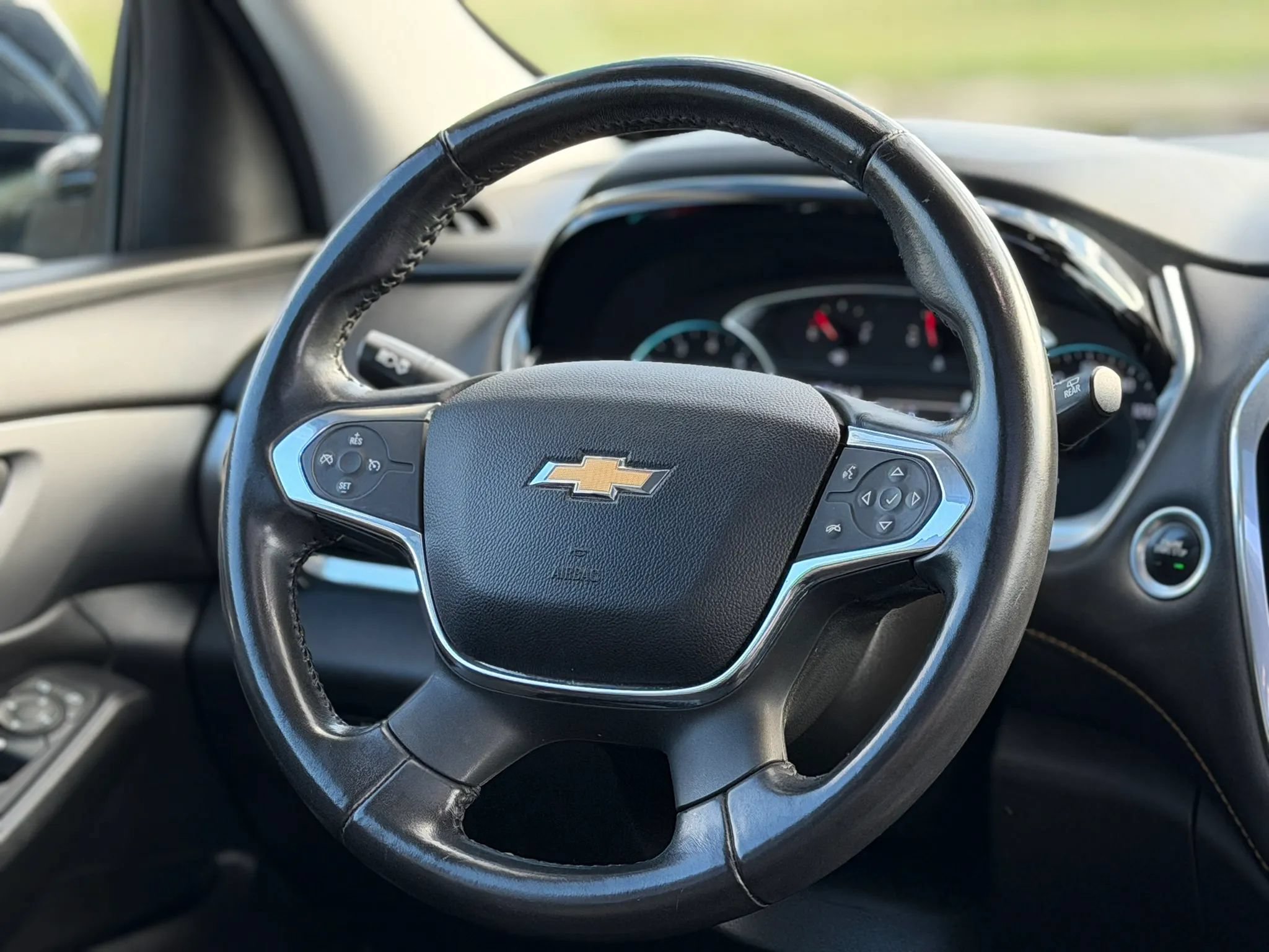 Used 2019 Chevrolet Traverse LT w/ LT Premium Package AWD/4WD image 16