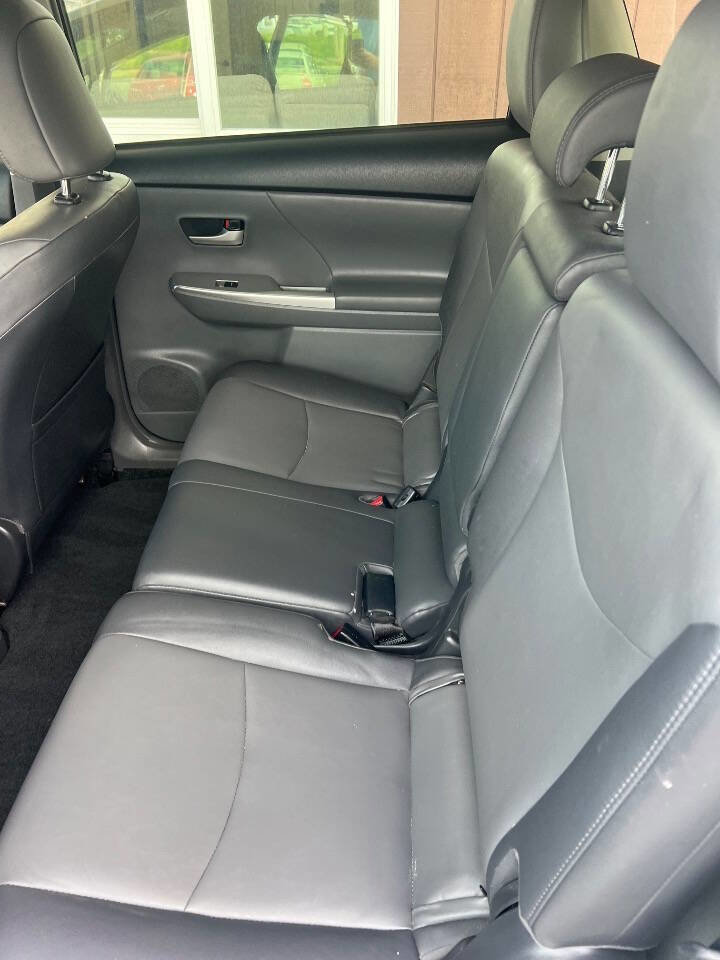 Used 2013 Toyota Prius V Five image 8