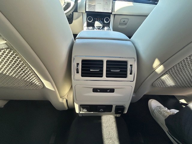 New 2025 Jaguar F-PACE R-Dynamic S image 23