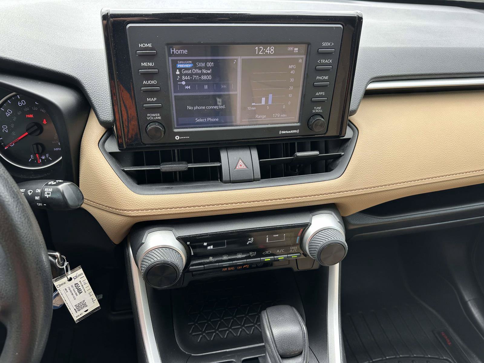 Used 2021 Toyota RAV4 LE FWD image 16