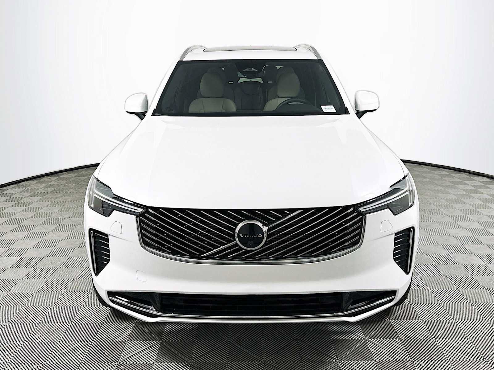 New 2026 Volvo XC90 B5 Plus w/ Protection Package AWD/4WD image 2