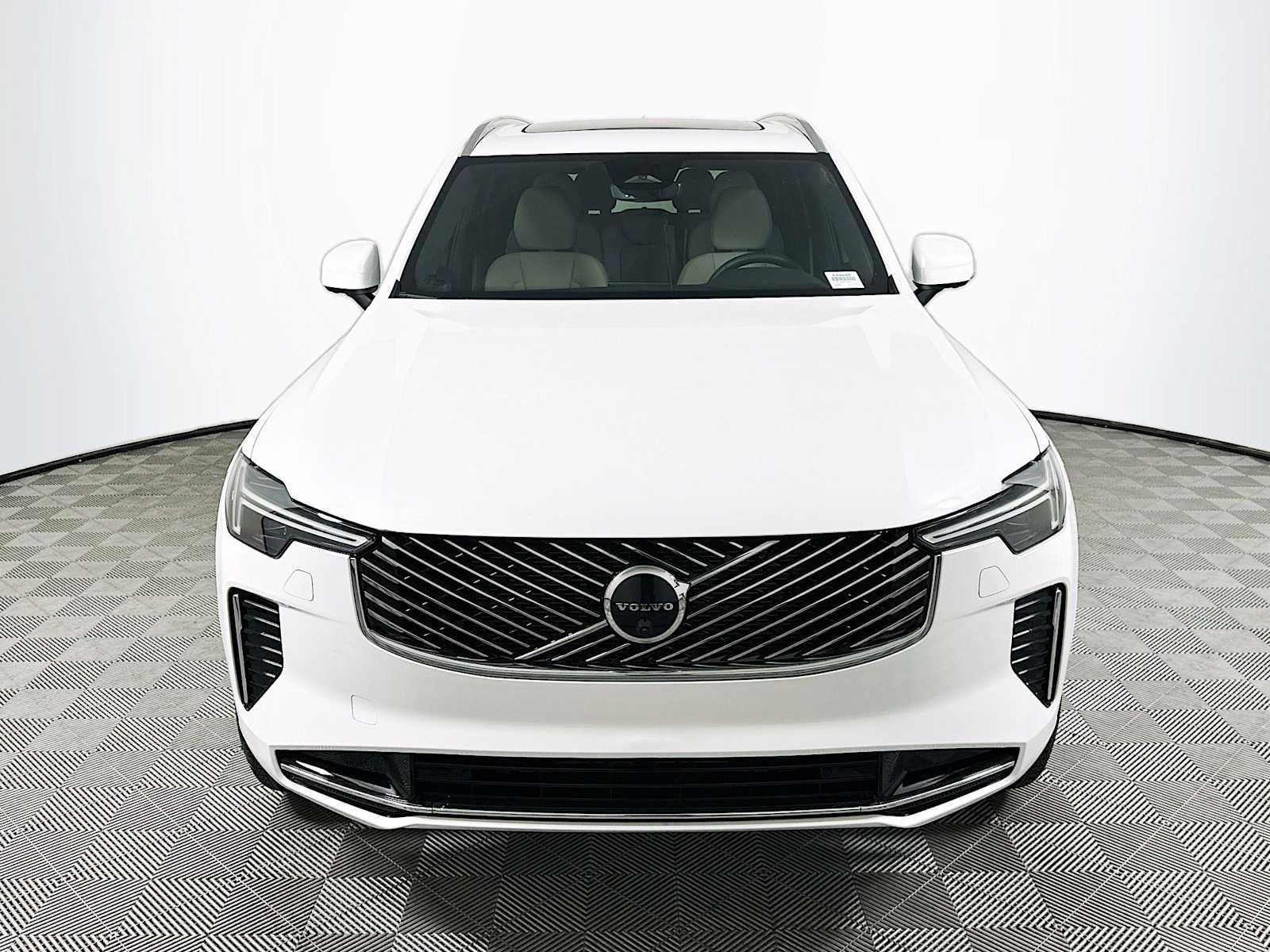 New 2026 Volvo XC90 B5 Plus w/ Protection Package AWD/4WD image 2