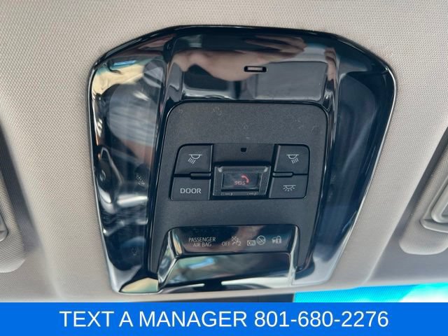 Used 2024 Toyota Venza LE AWD/4WD image 23