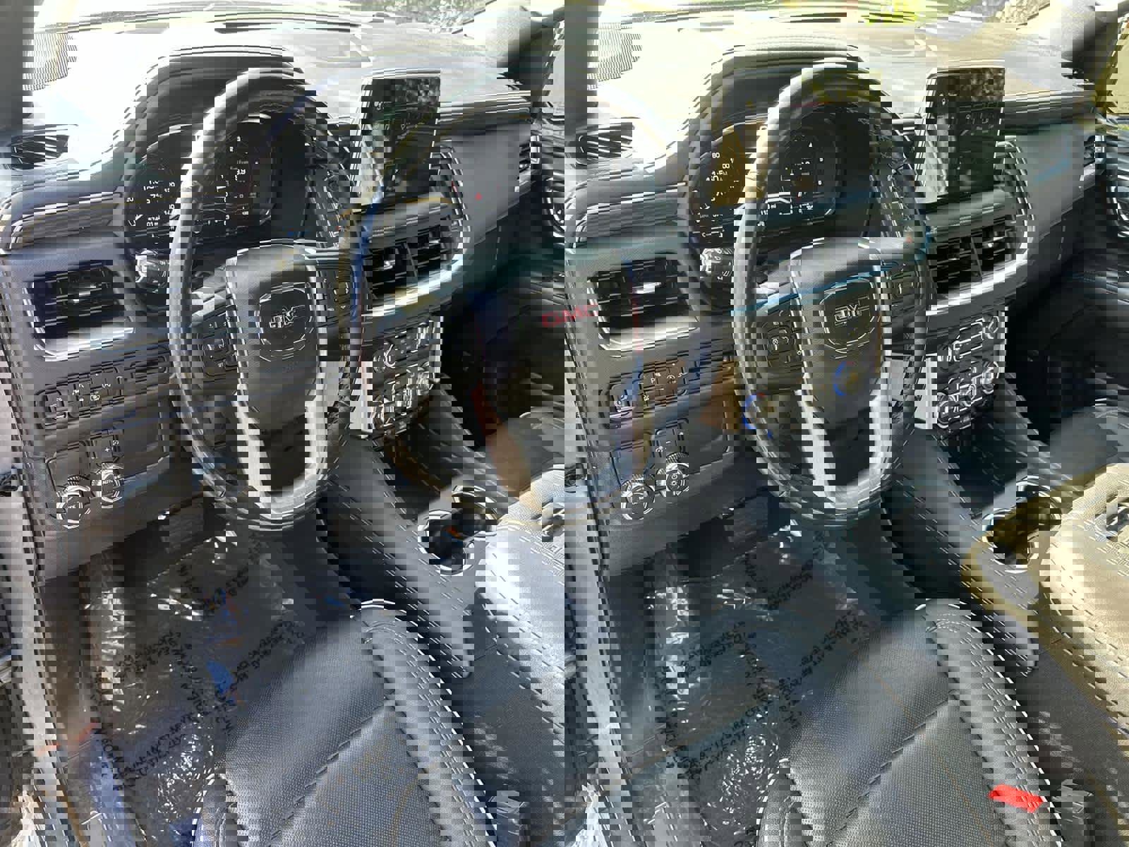 Used 2022 GMC Yukon XL SLT w/ SLT Luxury Package image 2