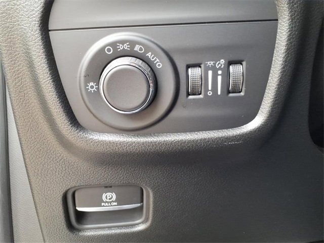 New 2025 Jeep Grand Cherokee L Altitude image 22