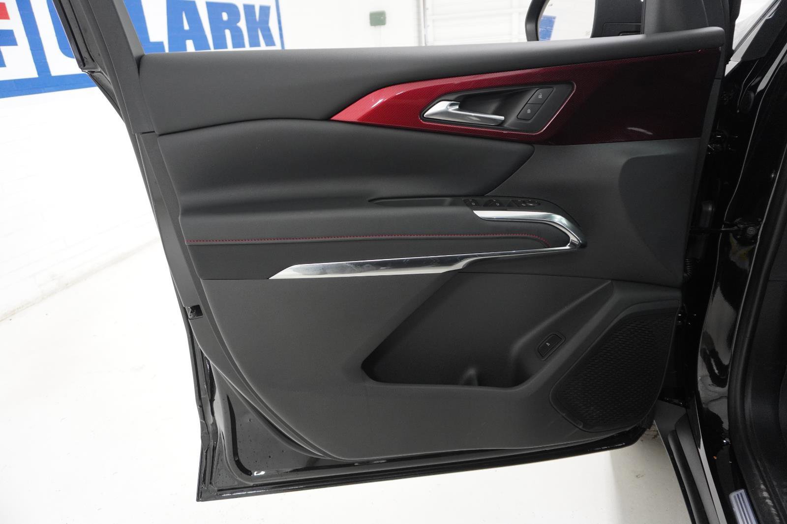 New 2026 Chevrolet Traverse Z71 w/ Driver Confidence Package image 13