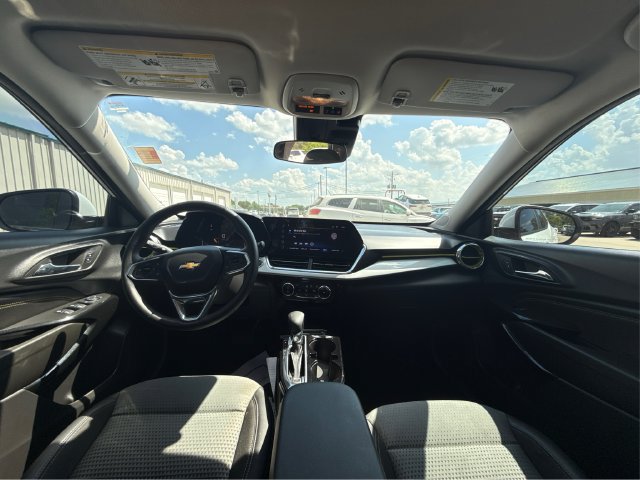 Used 2026 Chevrolet Trax LT w/ Driver Confidence Package FWD image 23
